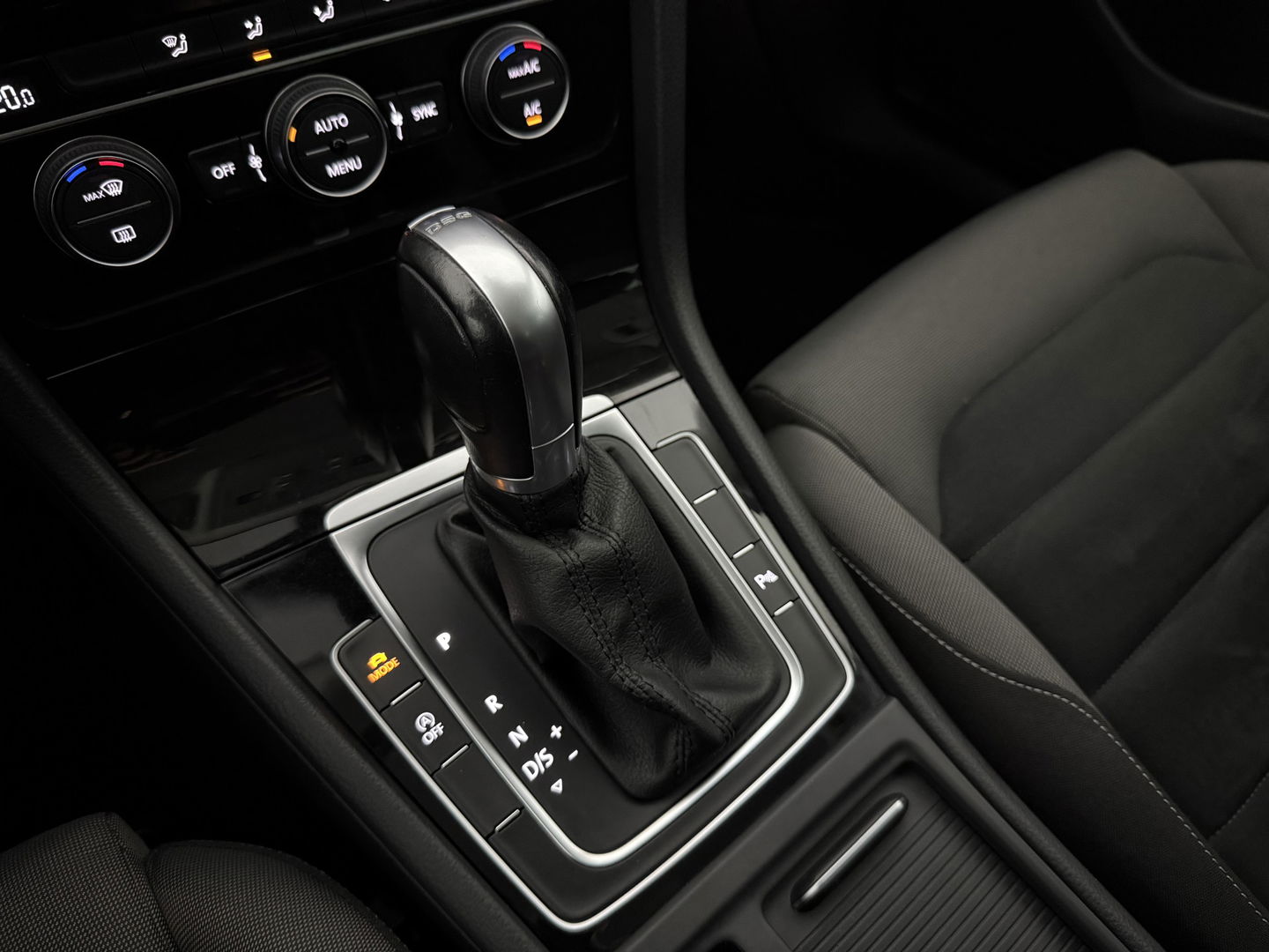 Volkswagen Golf 1.6 TDI Highline | Virtual | Carplay | LED | Adaptive Cruise | Dynaudio | Navi | Parkeersens. | NAP