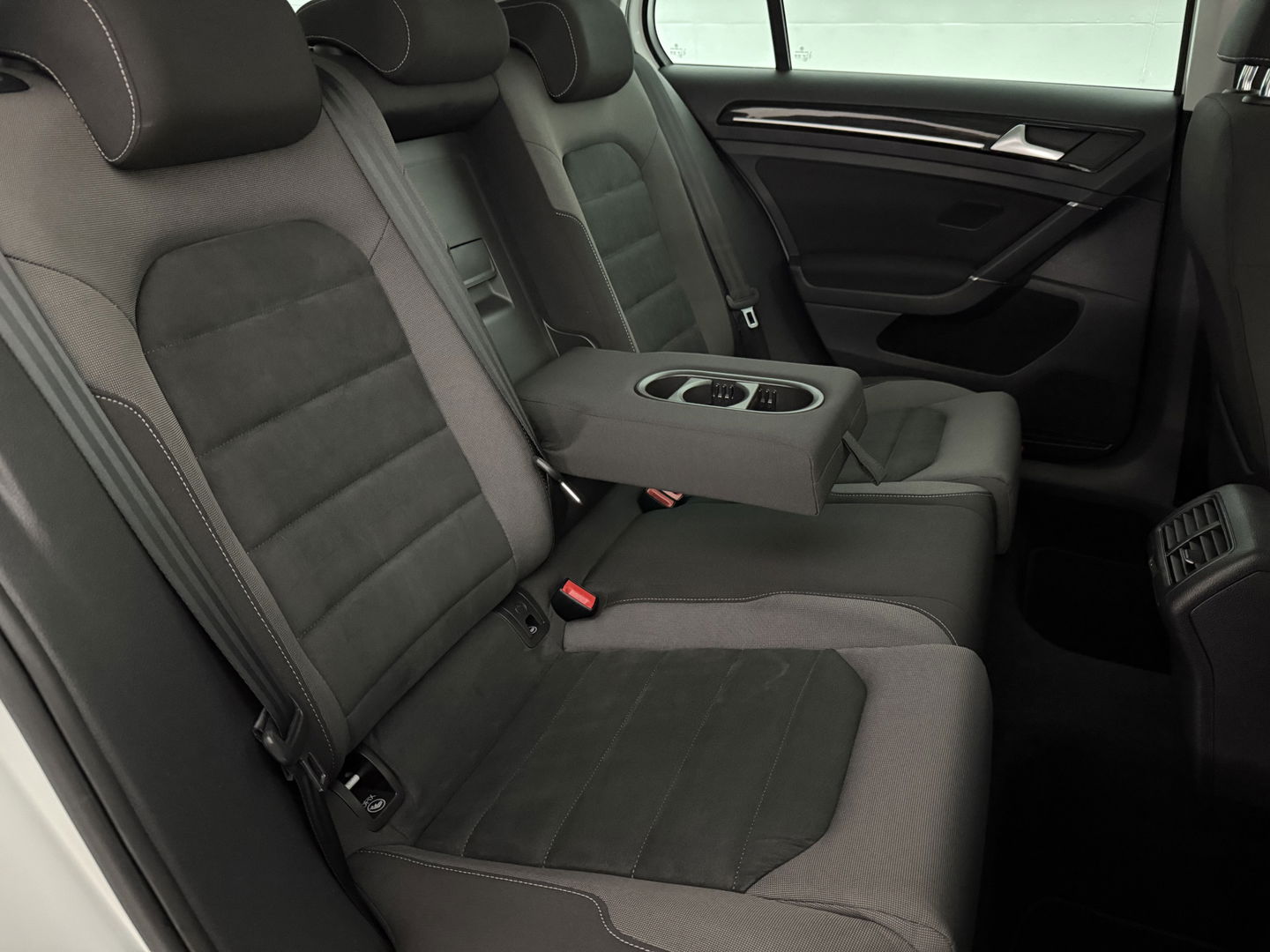 Volkswagen Golf 1.6 TDI Highline | Virtual | Carplay | LED | Adaptive Cruise | Dynaudio | Navi | Parkeersens. | NAP