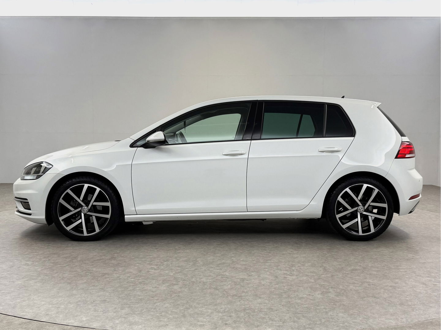 Volkswagen Golf 1.6 TDI Highline | Virtual | Carplay | LED | Adaptive Cruise | Dynaudio | Navi | Parkeersens. | NAP