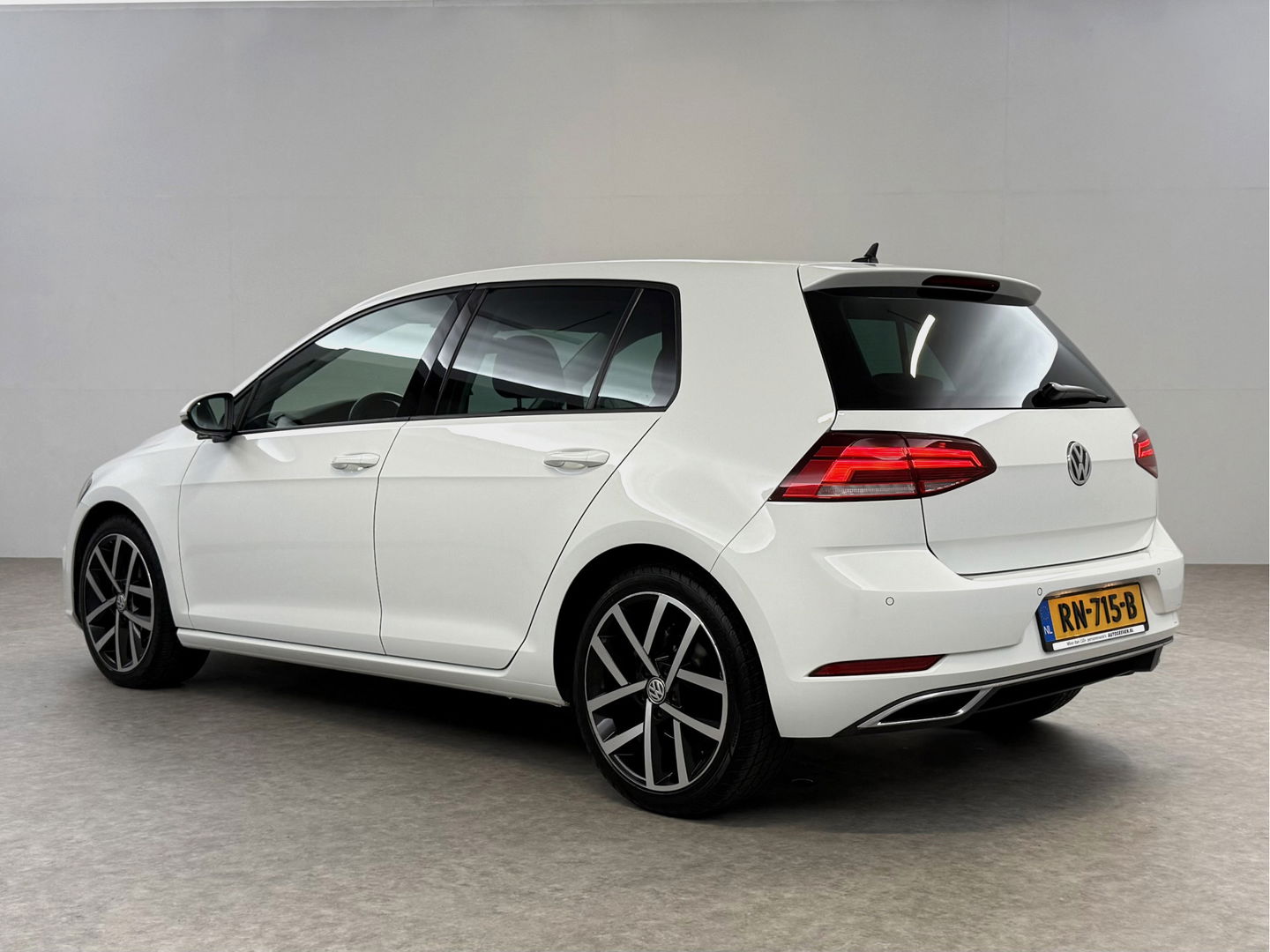 Volkswagen Golf 1.6 TDI Highline | Virtual | Carplay | LED | Adaptive Cruise | Dynaudio | Navi | Parkeersens. | NAP