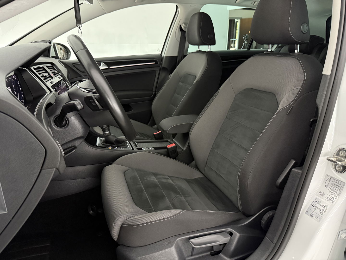 Volkswagen Golf 1.6 TDI Highline | Virtual | Carplay | LED | Adaptive Cruise | Dynaudio | Navi | Parkeersens. | NAP