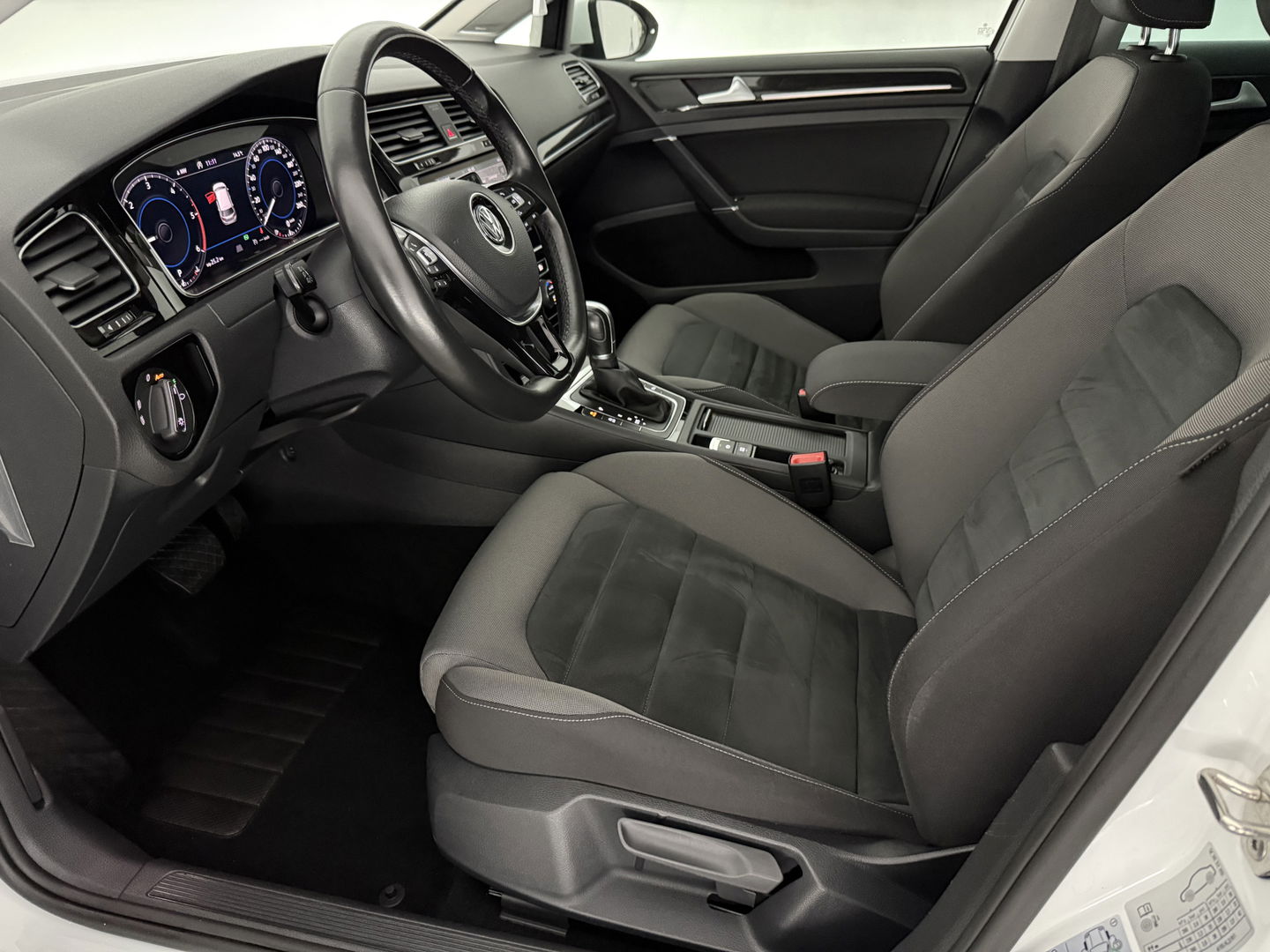 Volkswagen Golf 1.6 TDI Highline | Virtual | Carplay | LED | Adaptive Cruise | Dynaudio | Navi | Parkeersens. | NAP