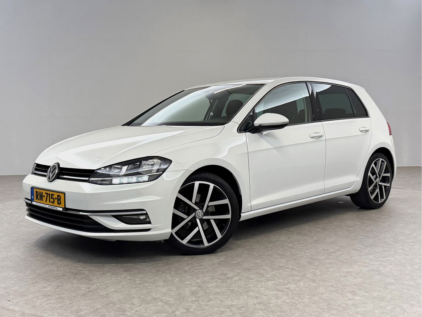 Volkswagen Golf 1.6 TDI Highline | Virtual | Carplay | LED | Adaptive Cruise | Dynaudio | Navi | Parkeersens. | NAP