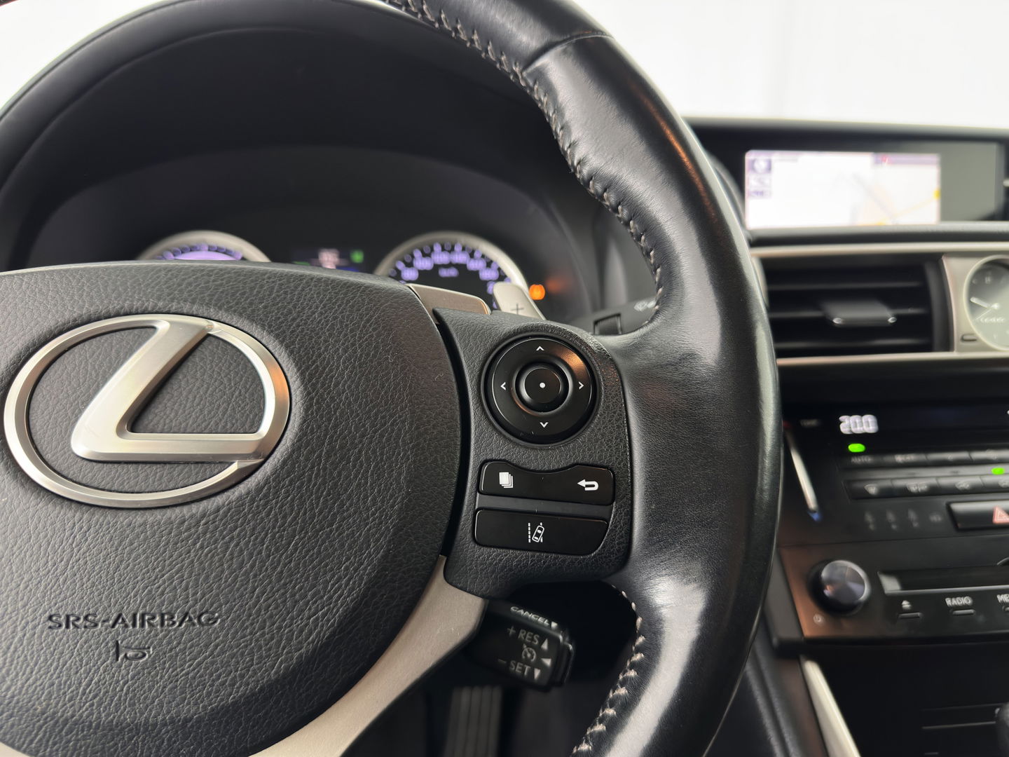 Lexus IS 300h Edition Aut. *LEATHER-FABRIC | FULL-LED | HEATED-SPORTSEATS | NAVI-FULLMAP | CAMERA | ECC | PDC | CRUISE | 17''ALU*