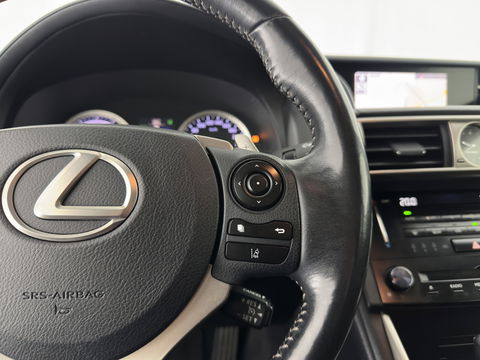 Lexus IS 300h Edition Aut. *LEATHER-FABRIC | FULL-LED | HEATED-SPORTSEATS | NAVI-FULLMAP | CAMERA | ECC | PDC | CRUISE | 17''ALU*
