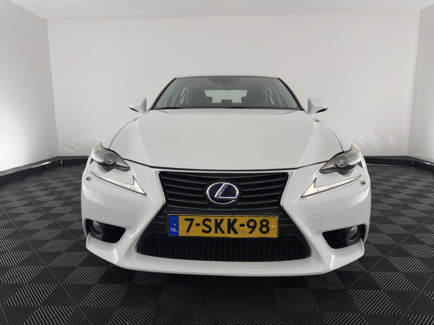 Lexus IS 300h Edition Aut. *LEATHER-FABRIC | FULL-LED | HEATED-SPORTSEATS | NAVI-FULLMAP | CAMERA | ECC | PDC | CRUISE | 17''ALU*