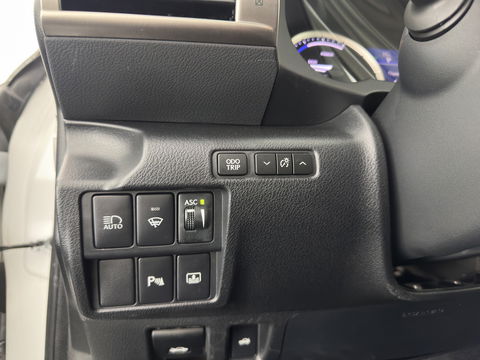 Lexus IS 300h Edition Aut. *LEATHER-FABRIC | FULL-LED | HEATED-SPORTSEATS | NAVI-FULLMAP | CAMERA | ECC | PDC | CRUISE | 17''ALU*
