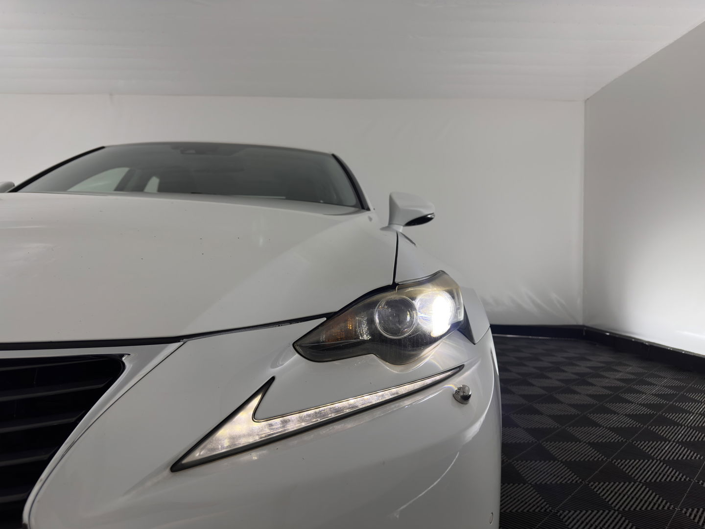 Lexus IS 300h Edition Aut. *LEATHER-FABRIC | FULL-LED | HEATED-SPORTSEATS | NAVI-FULLMAP | CAMERA | ECC | PDC | CRUISE | 17''ALU*