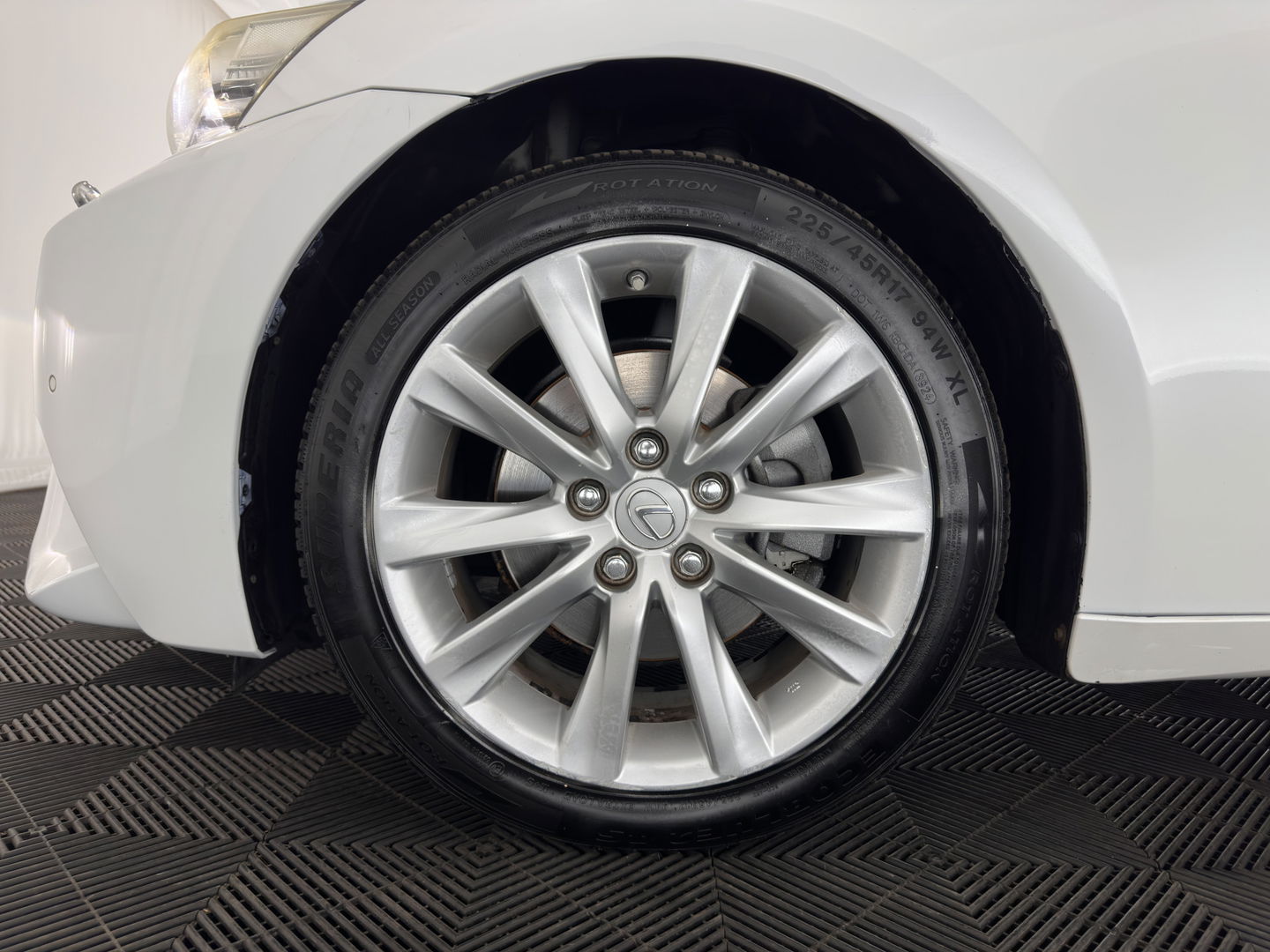 Lexus IS 300h Edition Aut. *LEATHER-FABRIC | FULL-LED | HEATED-SPORTSEATS | NAVI-FULLMAP | CAMERA | ECC | PDC | CRUISE | 17''ALU*