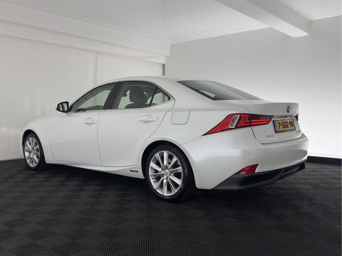 Lexus IS 300h Edition Aut. *LEATHER-FABRIC | FULL-LED | HEATED-SPORTSEATS | NAVI-FULLMAP | CAMERA | ECC | PDC | CRUISE | 17''ALU*