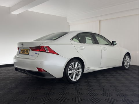 Lexus IS 300h Edition Aut. *LEATHER-FABRIC | FULL-LED | HEATED-SPORTSEATS | NAVI-FULLMAP | CAMERA | ECC | PDC | CRUISE | 17''ALU*