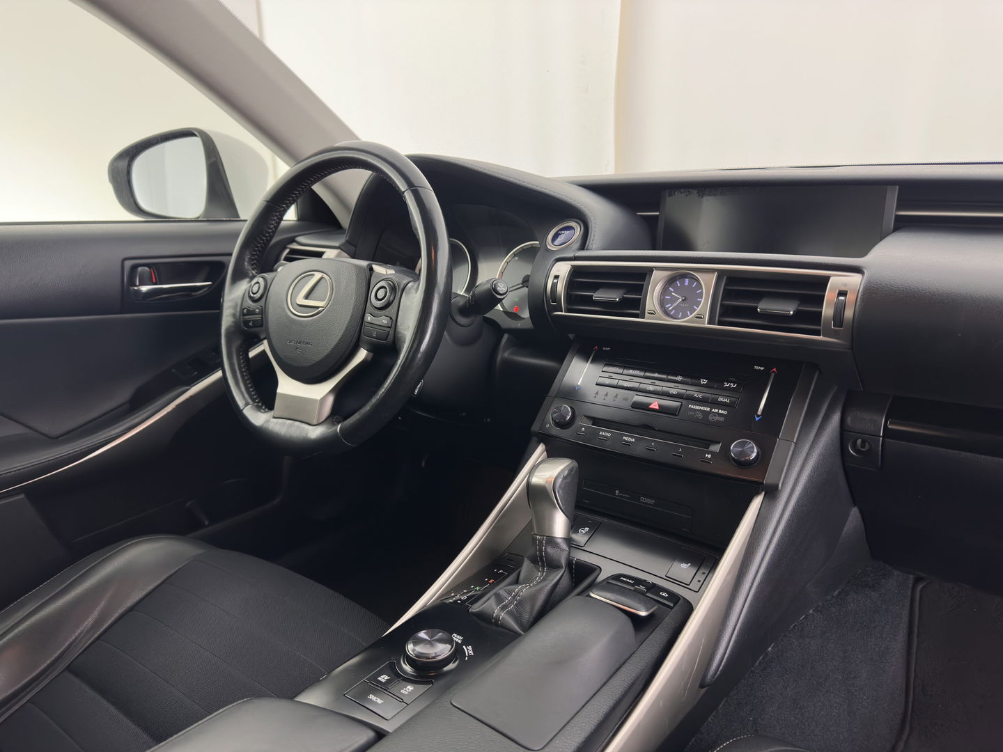 Lexus IS 300h Edition Aut. *LEATHER-FABRIC | FULL-LED | HEATED-SPORTSEATS | NAVI-FULLMAP | CAMERA | ECC | PDC | CRUISE | 17''ALU*