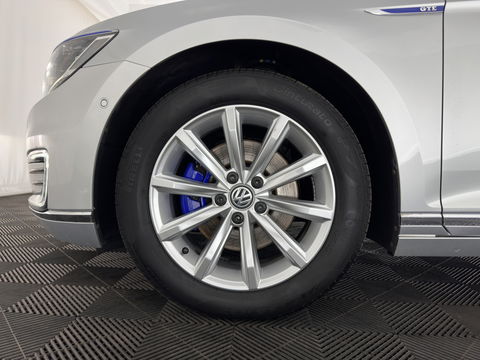 Volkswagen Passat Variant 1.4 TSI GTE Plug-In (INCL-BTW) Aut.  *LEATHER-ALCANTARA | DIGI-COCKPIT | KEYLESS | HEAD-UP | FULL-LED | CAMERA | NAVI-FULLMAP | HEATED-ERGONOMIC-SPORTSEATS | AMBIENT-LIGHT | PRIVACY-GLASS | TOWBAR | 17''ALU*