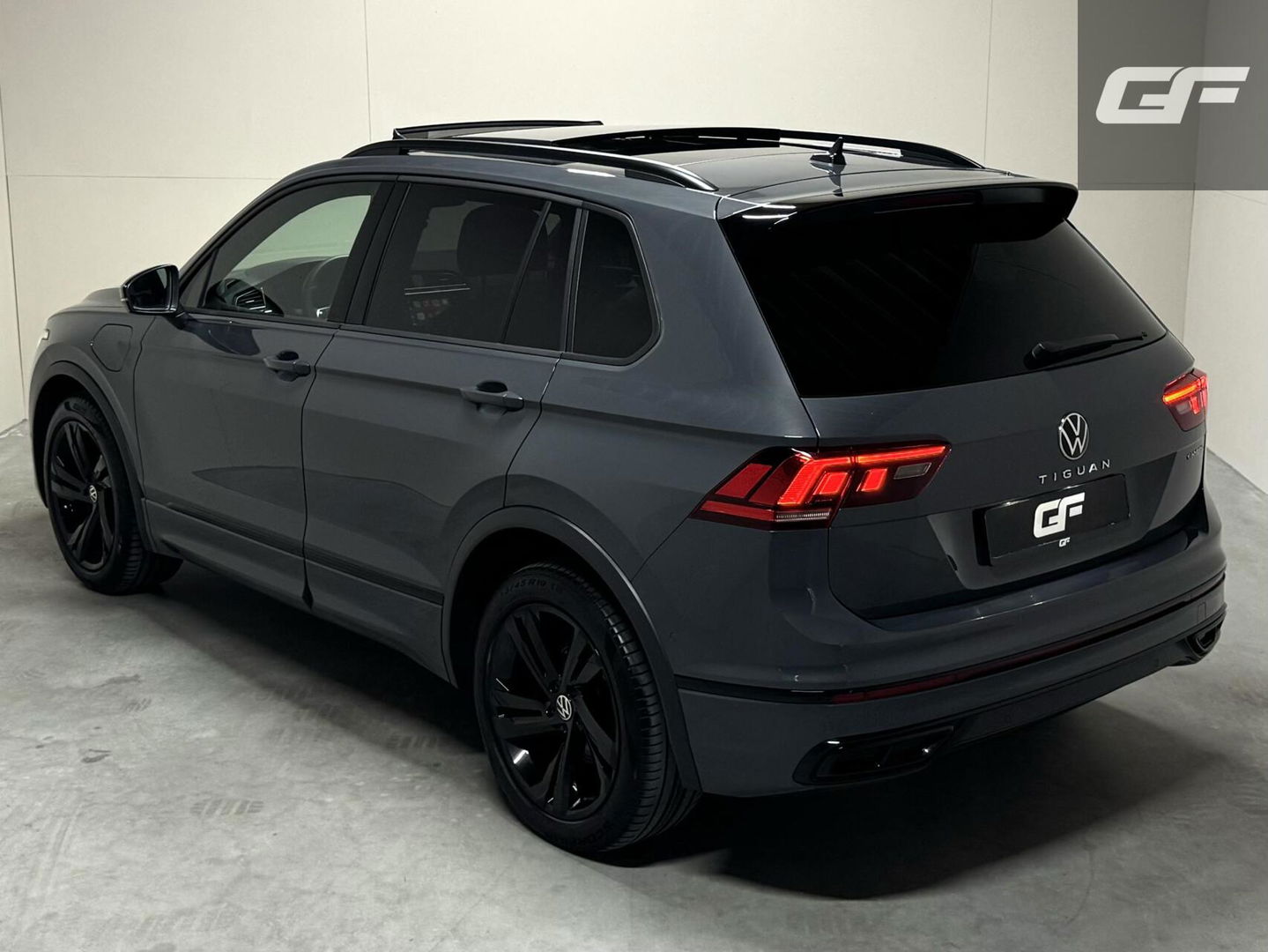 Volkswagen Tiguan 1.4 TSI eHybrid Black Style R-Line Pano Sfeer Trekh.