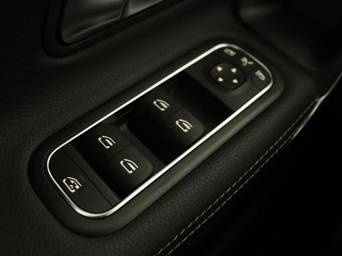 Mercedes-Benz A-Klasse 250 Advantage | Stoelverwarming | Sfeerverlichting |  Leder | Camera | Navigatie | Widescreen | LED | Cruise Control | Burmester Sound