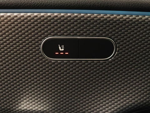 Mercedes-Benz A-Klasse 250 Advantage | Stoelverwarming | Sfeerverlichting |  Leder | Camera | Navigatie | Widescreen | LED | Cruise Control | Burmester Sound