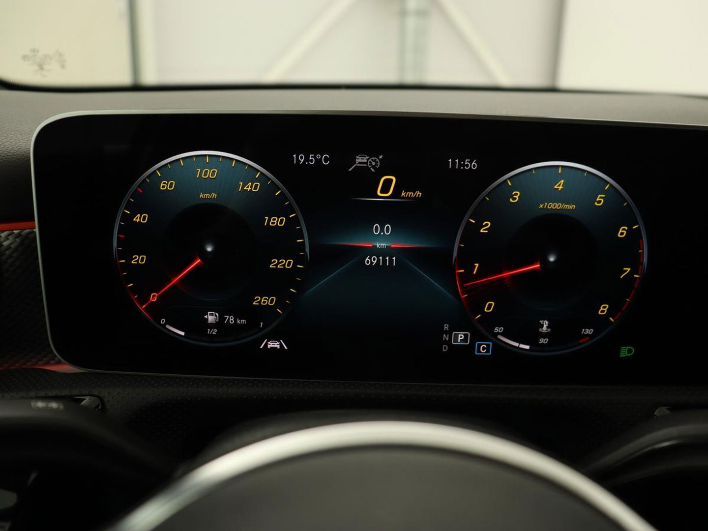 Mercedes-Benz A-Klasse 250 Advantage | Stoelverwarming | Sfeerverlichting |  Leder | Camera | Navigatie | Widescreen | LED | Cruise Control | Burmester Sound