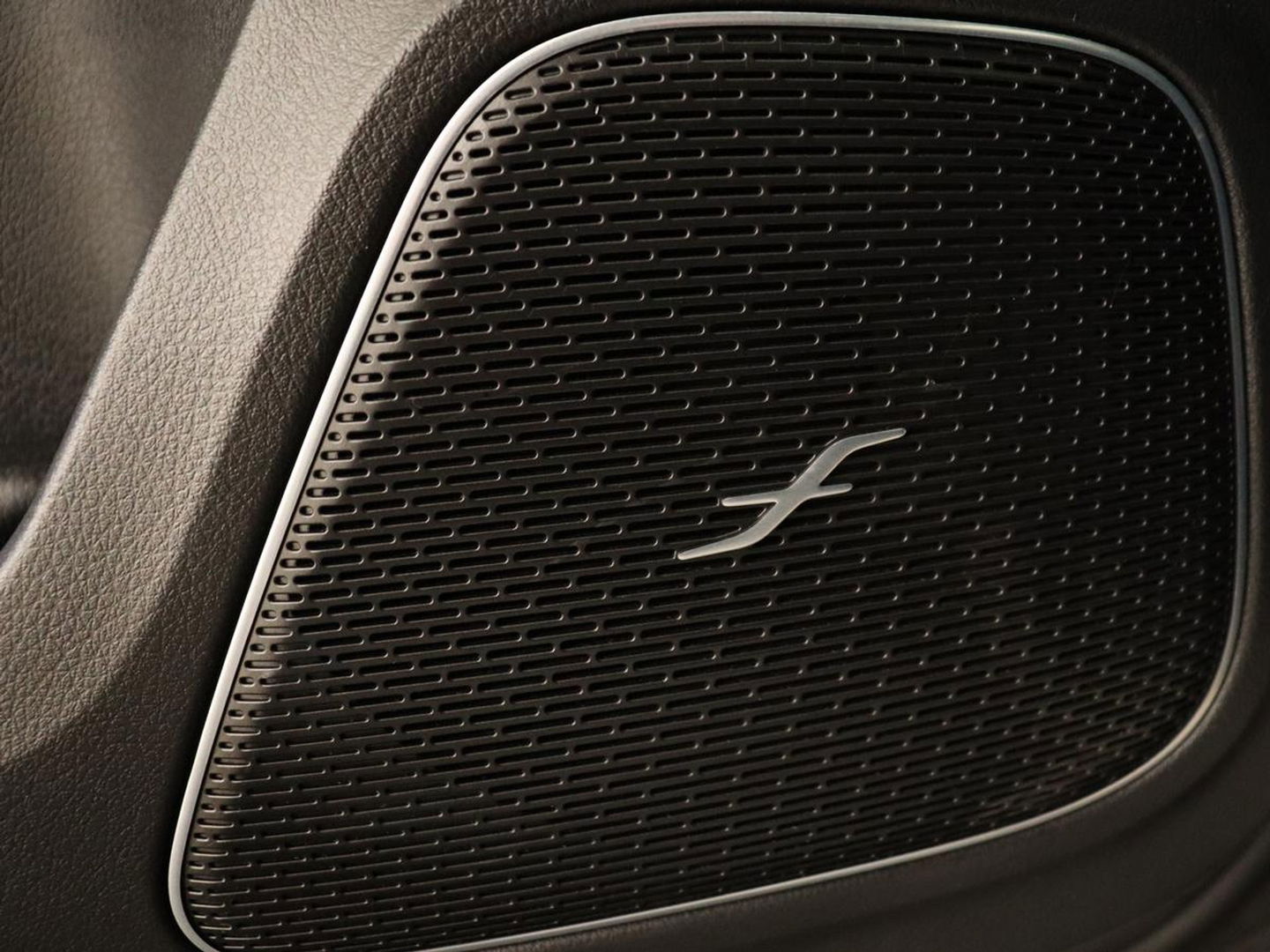 Mercedes-Benz A-Klasse 250 Advantage | Stoelverwarming | Sfeerverlichting |  Leder | Camera | Navigatie | Widescreen | LED | Cruise Control | Burmester Sound