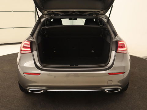 Mercedes-Benz A-Klasse 250 Advantage | Stoelverwarming | Sfeerverlichting |  Leder | Camera | Navigatie | Widescreen | LED | Cruise Control | Burmester Sound