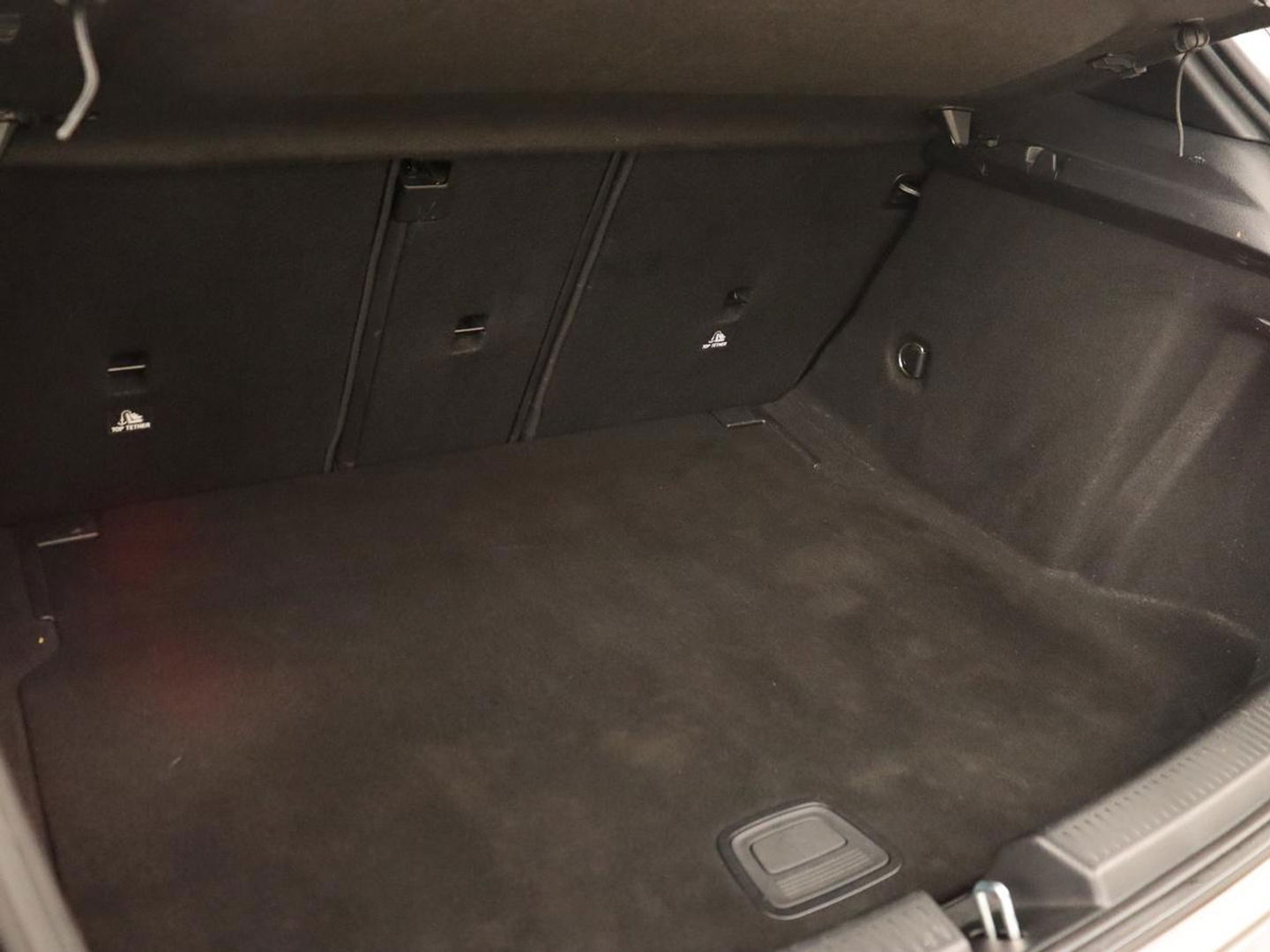Mercedes-Benz A-Klasse 250 Advantage | Stoelverwarming | Sfeerverlichting |  Leder | Camera | Navigatie | Widescreen | LED | Cruise Control | Burmester Sound