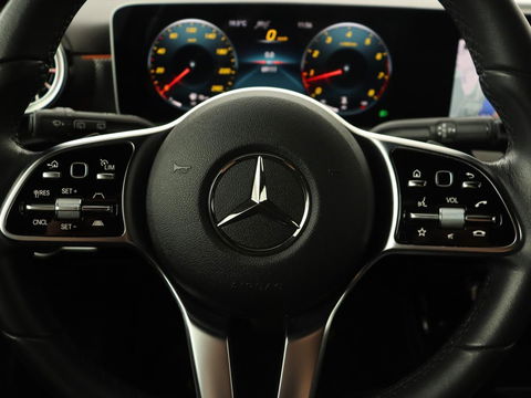 Mercedes-Benz A-Klasse 250 Advantage | Stoelverwarming | Sfeerverlichting |  Leder | Camera | Navigatie | Widescreen | LED | Cruise Control | Burmester Sound