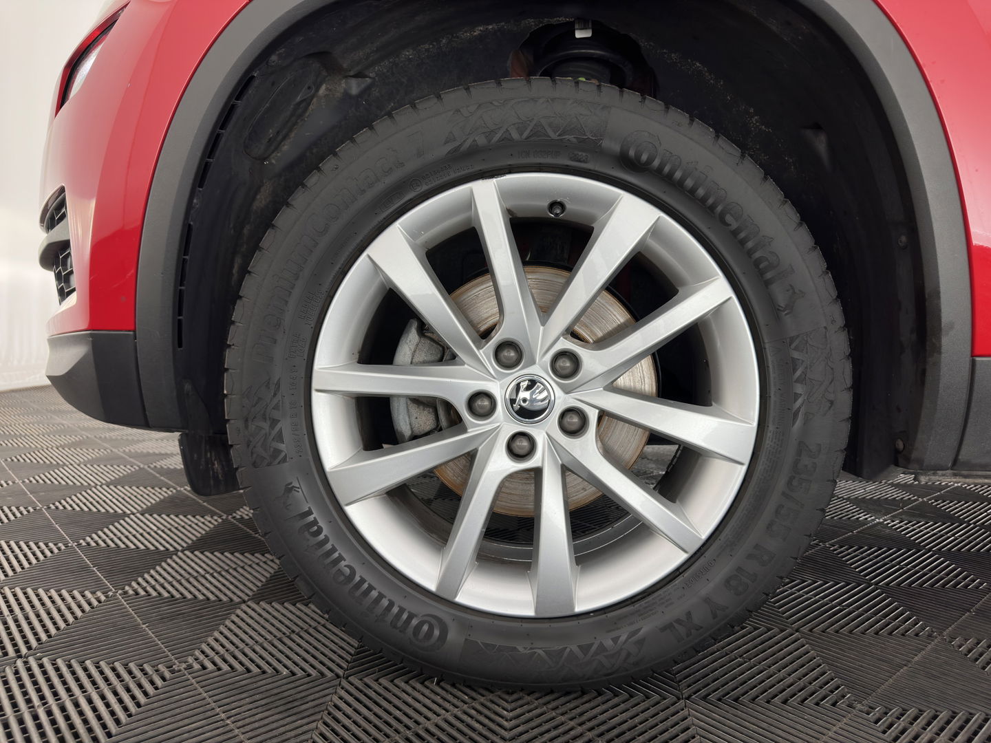 Škoda Kodiaq 1.5 TSI Business Edition (INCL-BTW) *ADAPTIVE-CRUISE | LEATHER-FABRIC | FULL-LED | CANTON-SOUND | HEATED-SPORTSEATS | KEYLESS | NAVI-FULLMAP | CAMERA | DAB+ | ECC | PDC | TOWBAR | 18''ALU*