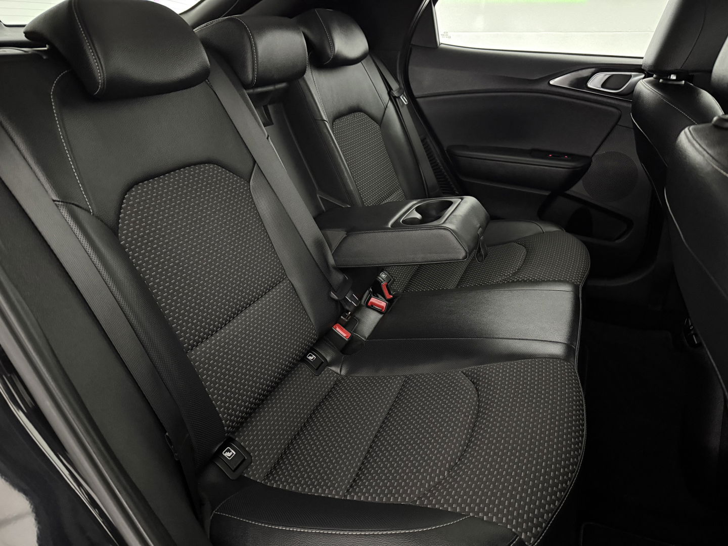 Kia Xceed 1.6 GDI DCT6 OPF Plug-in-Hybrid Spirit | Carplay | Camera | Adaptive Cruise | Stoel/stuurverwarming | Dodehoek | Keyless