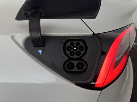 Tesla Model 3 Long Range AWD 75 kWh {SOH-87%} (INCL-BTW) Aut. *PANO | AUTO-PILOT | LUXURY-LEATHER | KEYLESS | FULL-LED | MEMORY-PACK | SURROUND-VIEW | DAB | CARPLAY | DIGI-COCKPIT | LANE-ASSIST | COMFORT-SEATS | 18"ALU*