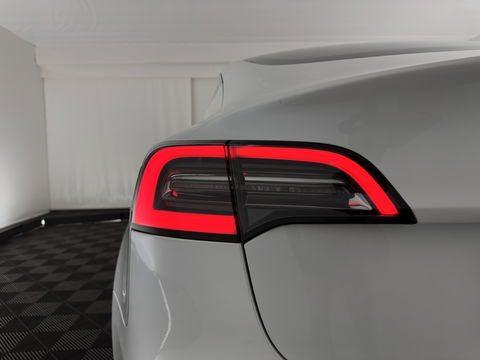Tesla Model 3 Long Range AWD 75 kWh {SOH-87%} (INCL-BTW) Aut. *PANO | AUTO-PILOT | LUXURY-LEATHER | KEYLESS | FULL-LED | MEMORY-PACK | SURROUND-VIEW | DAB | CARPLAY | DIGI-COCKPIT | LANE-ASSIST | COMFORT-SEATS | 18"ALU*