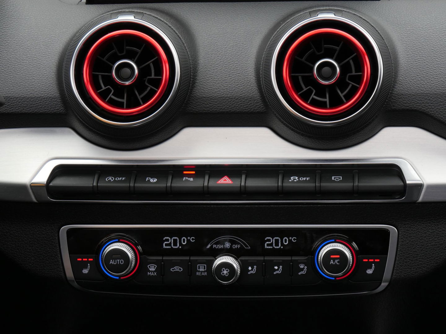 Audi Q2 40TFSi QUATTRO SPORT EDITION #2/ PANORAMADAK/ QUANTUMGRIJS