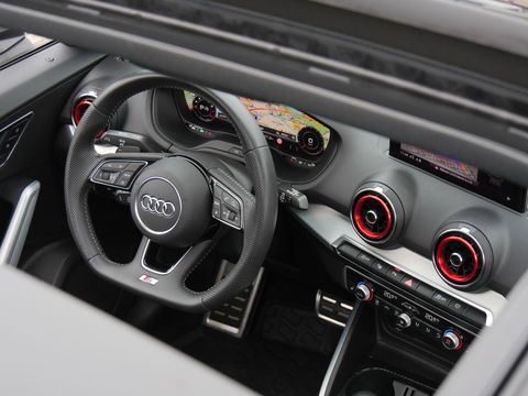 Audi Q2 40TFSi QUATTRO SPORT EDITION #2/ PANORAMADAK/ QUANTUMGRIJS
