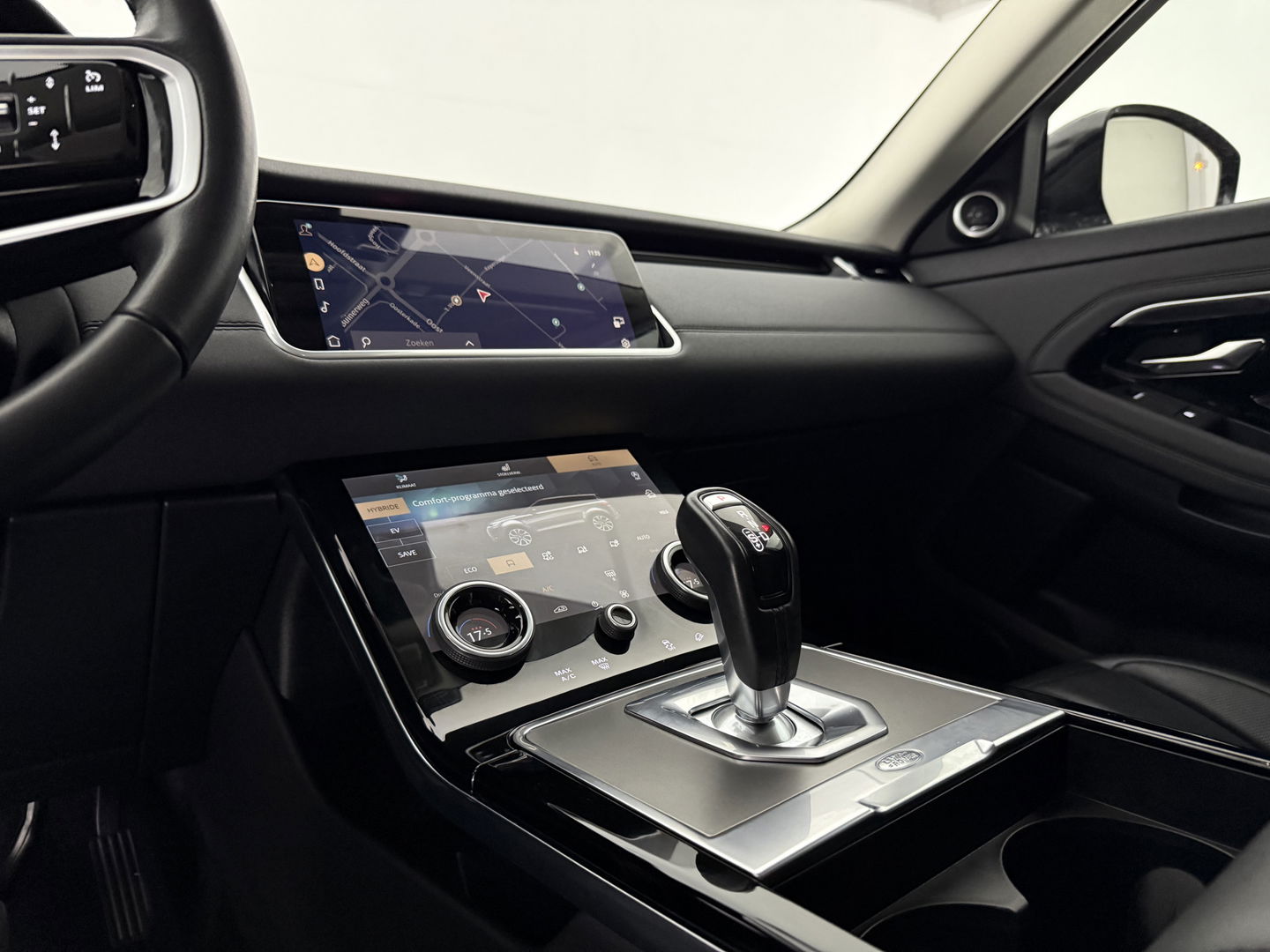 Land Rover Range Rover Evoque 1.5 P300e AWD 309PK R-Dynamic SE | Virtual | Carplay | LED | Camera | Memory | Adaptive Cruise | Leder | Dodehoek