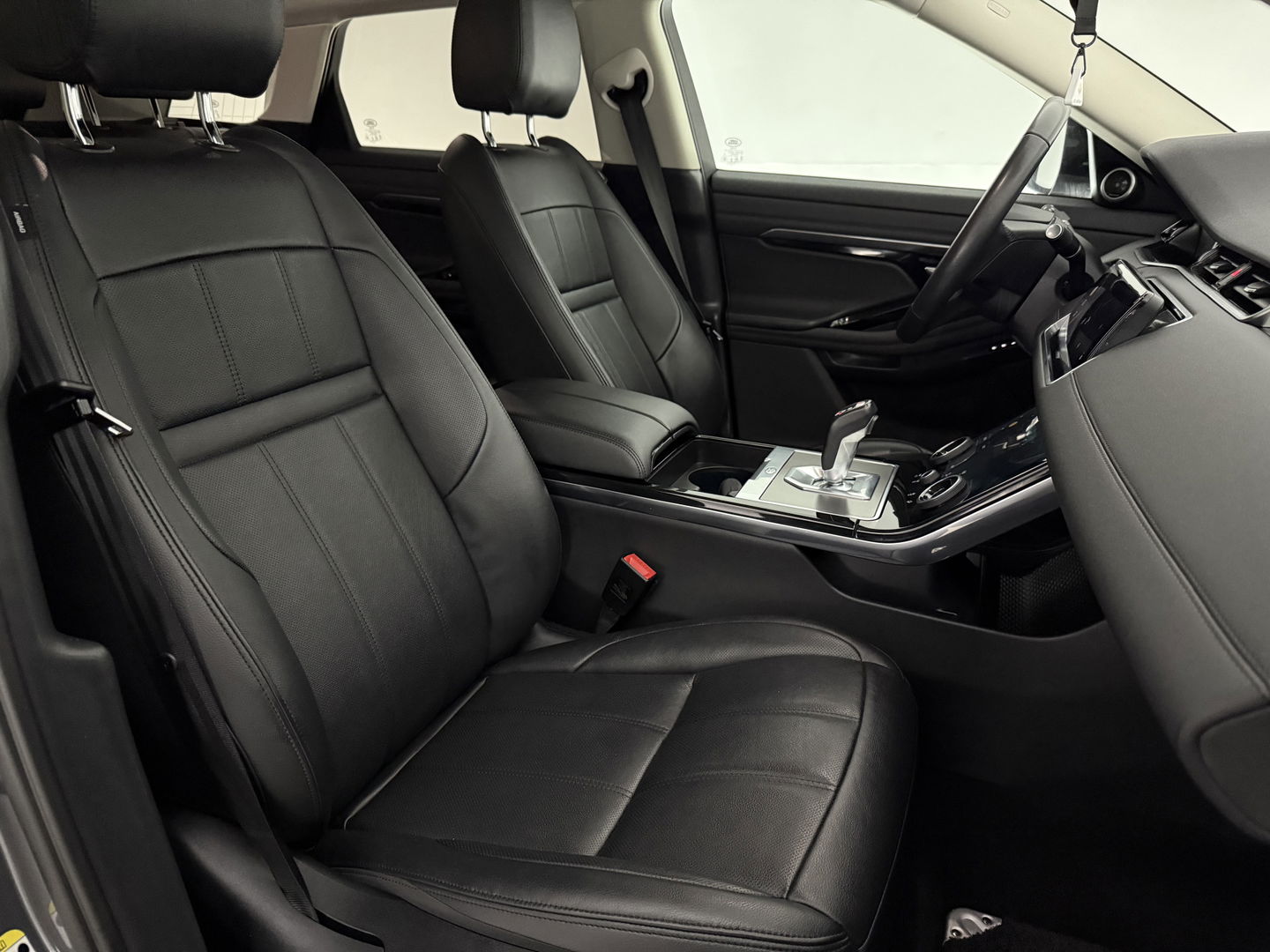 Land Rover Range Rover Evoque 1.5 P300e AWD 309PK R-Dynamic SE | Virtual | Carplay | LED | Camera | Memory | Adaptive Cruise | Leder | Dodehoek