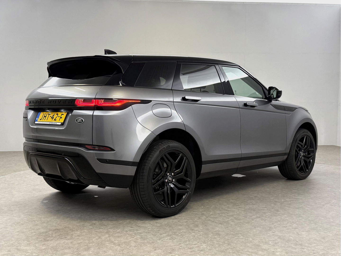 Land Rover Range Rover Evoque 1.5 P300e AWD 309PK R-Dynamic SE | Virtual | Carplay | LED | Camera | Memory | Adaptive Cruise | Leder | Dodehoek