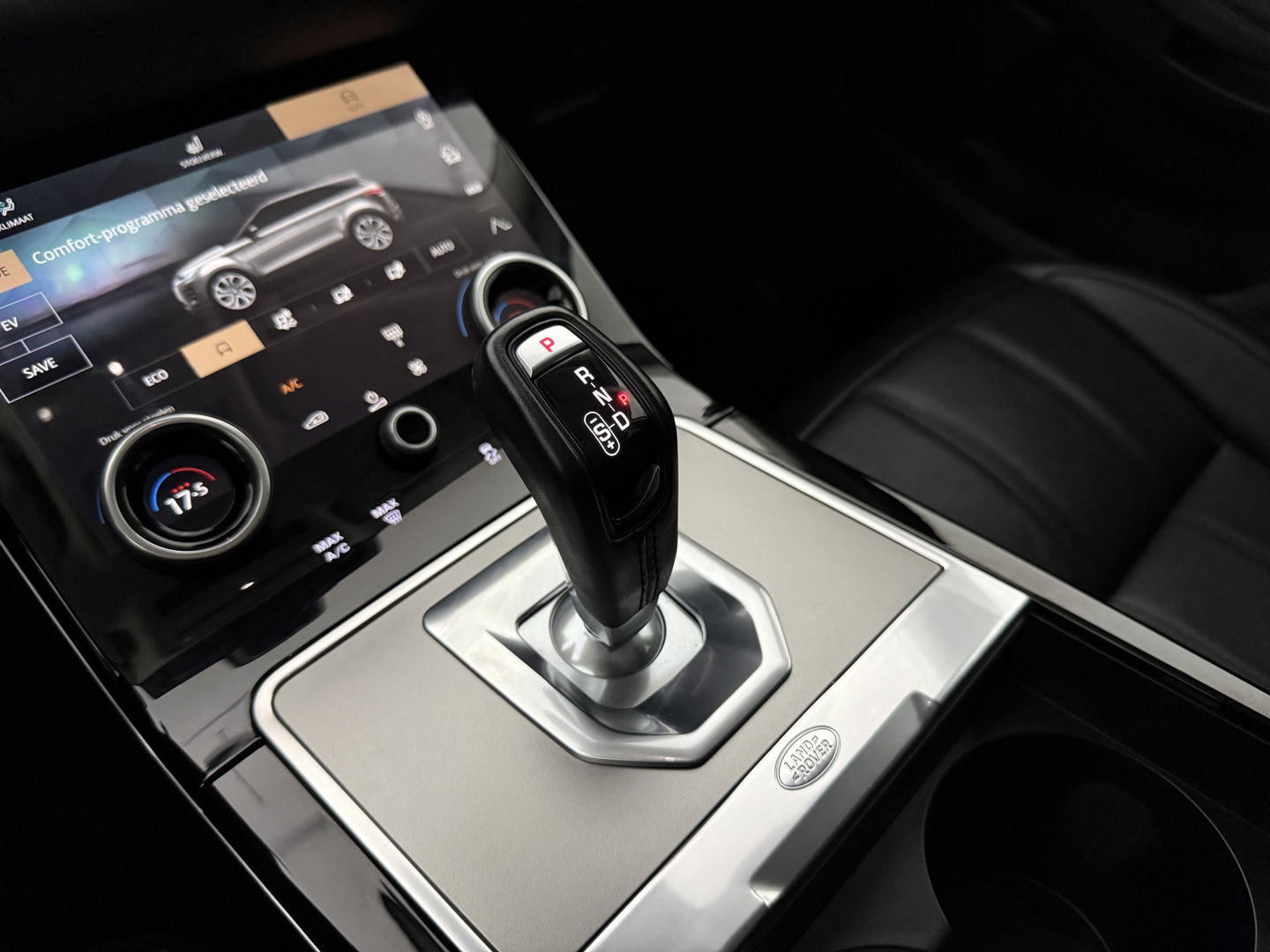 Land Rover Range Rover Evoque 1.5 P300e AWD 309PK R-Dynamic SE | Virtual | Carplay | LED | Camera | Memory | Adaptive Cruise | Leder | Dodehoek