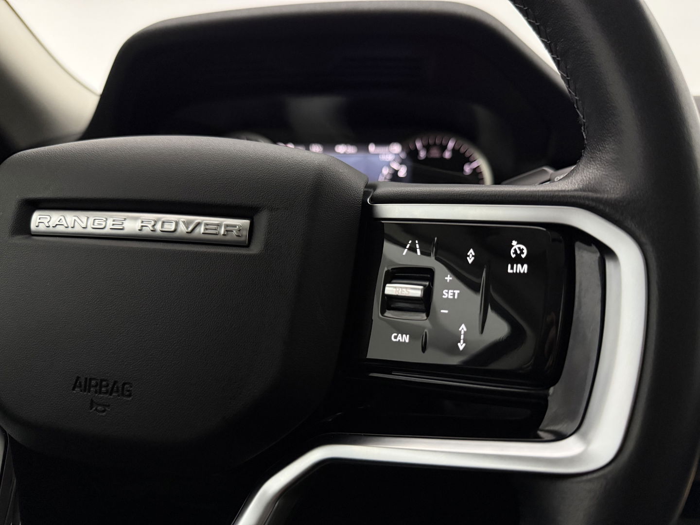 Land Rover Range Rover Evoque 1.5 P300e AWD 309PK R-Dynamic SE | Virtual | Carplay | LED | Camera | Memory | Adaptive Cruise | Leder | Dodehoek