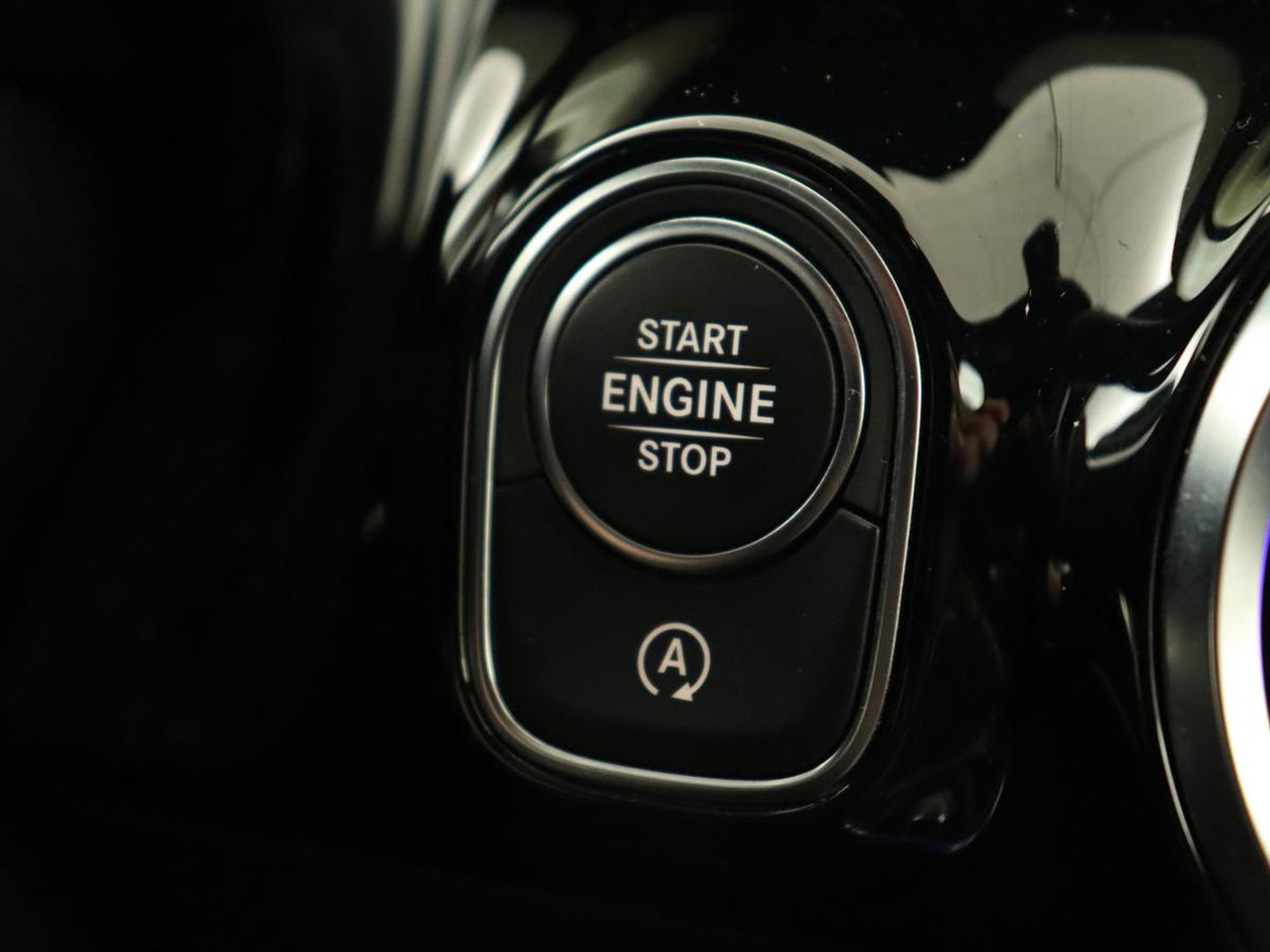 Mercedes-Benz B-Klasse 200 Business Solution AMG | Half Leder/Alcantara | Stoelverwarming | Sfeerverlichting | Camera | Navigatie