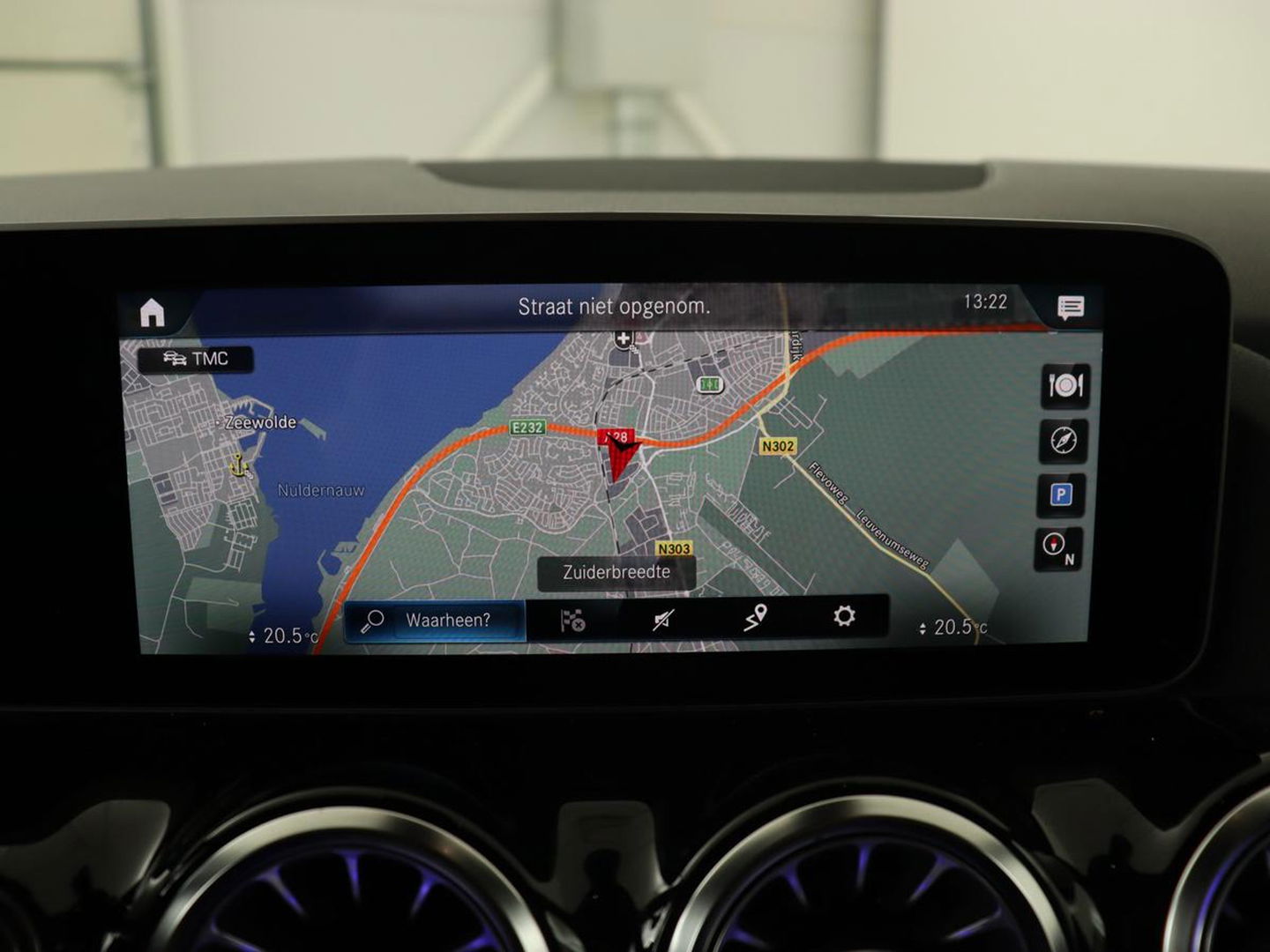 Mercedes-Benz B-Klasse 200 Business Solution AMG | Half Leder/Alcantara | Stoelverwarming | Sfeerverlichting | Camera | Navigatie