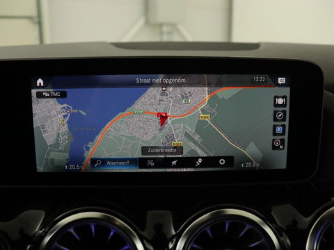 Mercedes-Benz B-Klasse 200 Business Solution AMG | Half Leder/Alcantara | Stoelverwarming | Sfeerverlichting | Camera | Navigatie
