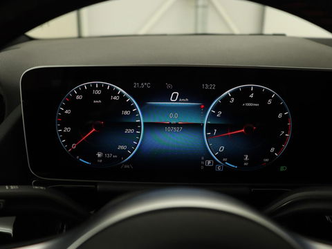 Mercedes-Benz B-Klasse 200 Business Solution AMG | Half Leder/Alcantara | Stoelverwarming | Sfeerverlichting | Camera | Navigatie