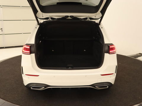 Mercedes-Benz B-Klasse 200 Business Solution AMG | Half Leder/Alcantara | Stoelverwarming | Sfeerverlichting | Camera | Navigatie