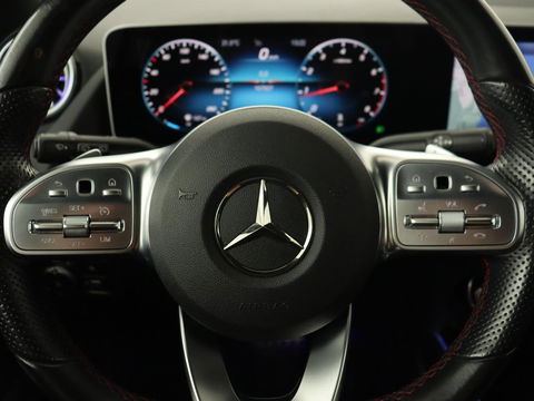 Mercedes-Benz B-Klasse 200 Business Solution AMG | Half Leder/Alcantara | Stoelverwarming | Sfeerverlichting | Camera | Navigatie