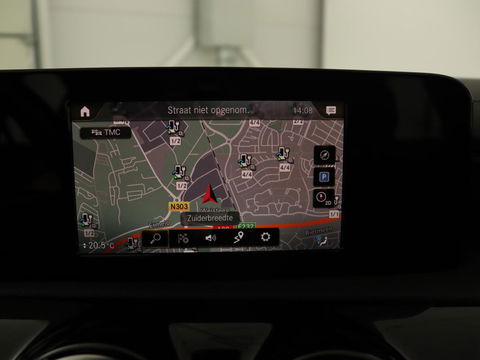 Mercedes-Benz CLA-Klasse Shooting Brake 250 e AMG Line | Half Leder | Carplay | Stoelverwarming | Camera | LED | Navigatie | Adaptive Cruise