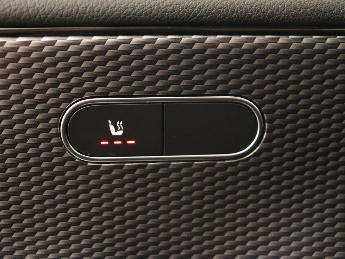 Mercedes-Benz CLA-Klasse Shooting Brake 250 e AMG Line | Half Leder | Carplay | Stoelverwarming | Camera | LED | Navigatie | Adaptive Cruise