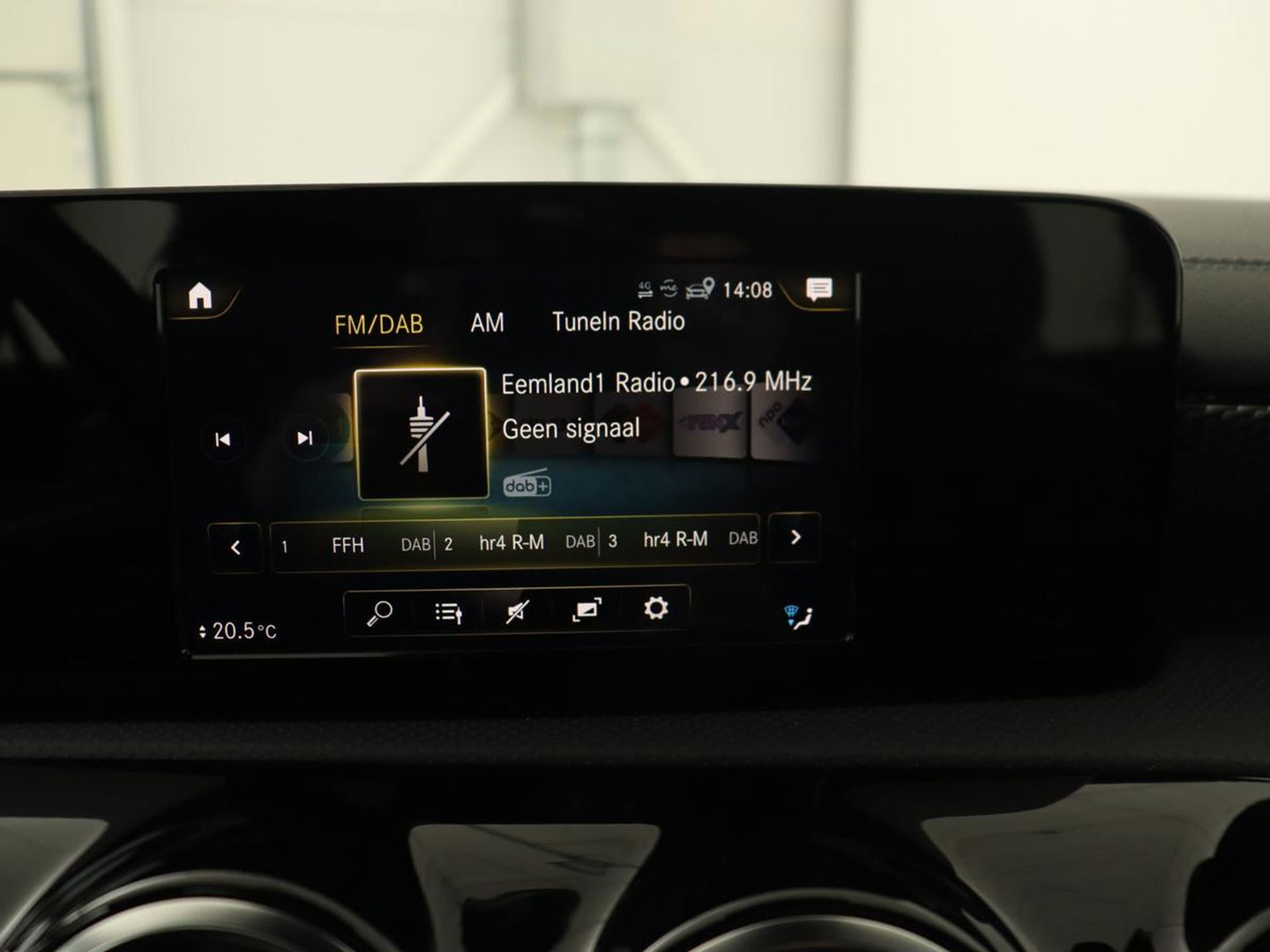 Mercedes-Benz CLA-Klasse Shooting Brake 250 e AMG Line | Half Leder | Carplay | Stoelverwarming | Camera | LED | Navigatie | Adaptive Cruise