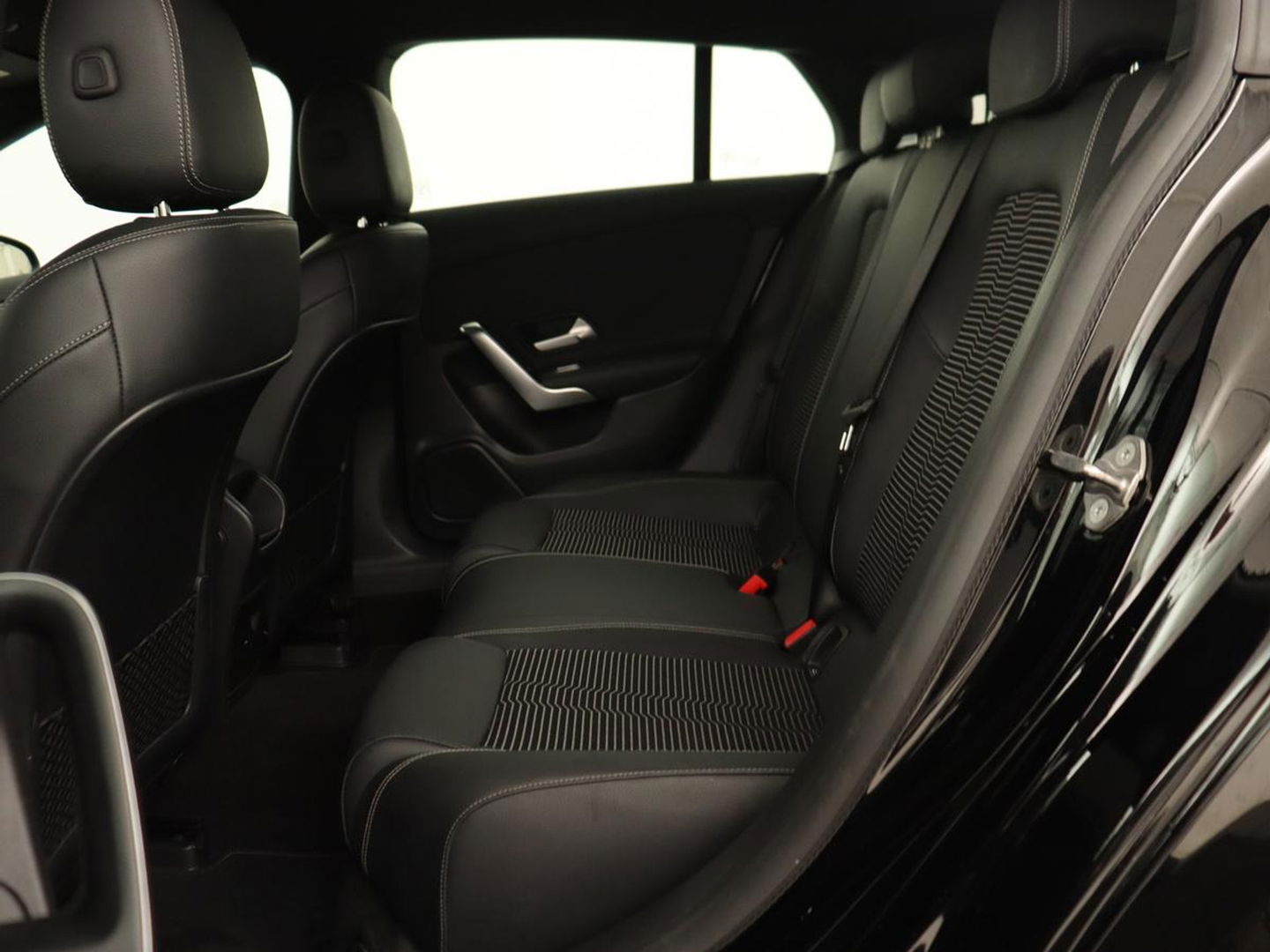 Mercedes-Benz CLA-Klasse Shooting Brake 250 e AMG Line | Half Leder | Carplay | Stoelverwarming | Camera | LED | Navigatie | Adaptive Cruise