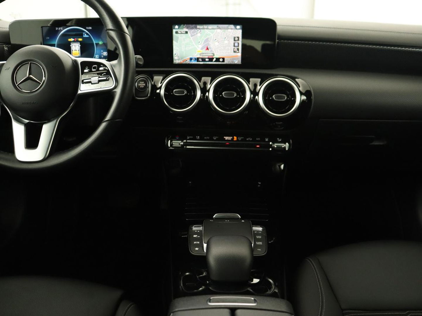 Mercedes-Benz CLA-Klasse Shooting Brake 250 e AMG Line | Half Leder | Carplay | Stoelverwarming | Camera | LED | Navigatie | Adaptive Cruise