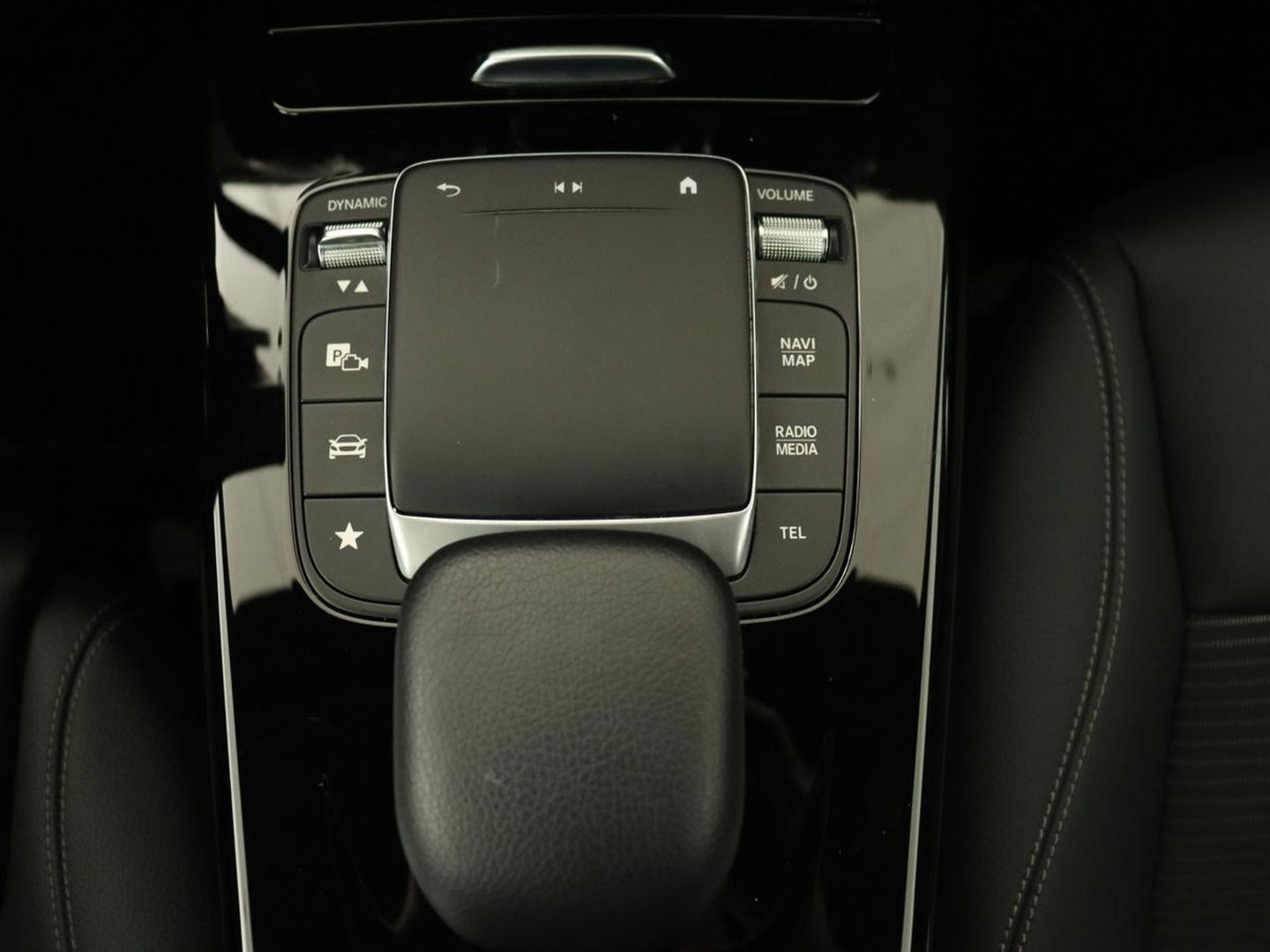Mercedes-Benz CLA-Klasse Shooting Brake 250 e AMG Line | Half Leder | Carplay | Stoelverwarming | Camera | LED | Navigatie | Adaptive Cruise