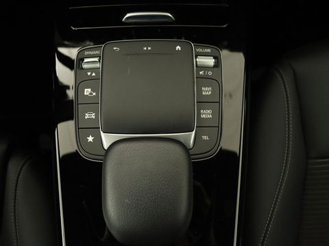 Mercedes-Benz CLA-Klasse Shooting Brake 250 e AMG Line | Half Leder | Carplay | Stoelverwarming | Camera | LED | Navigatie | Adaptive Cruise