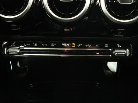 Mercedes-Benz CLA-Klasse Shooting Brake 250 e AMG Line | Half Leder | Carplay | Stoelverwarming | Camera | LED | Navigatie | Adaptive Cruise